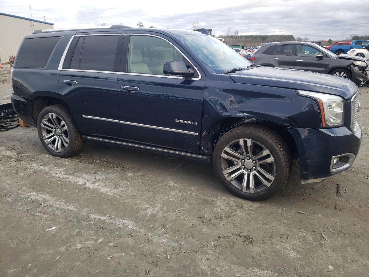2017 GMC YUKON DENA - Фото 4