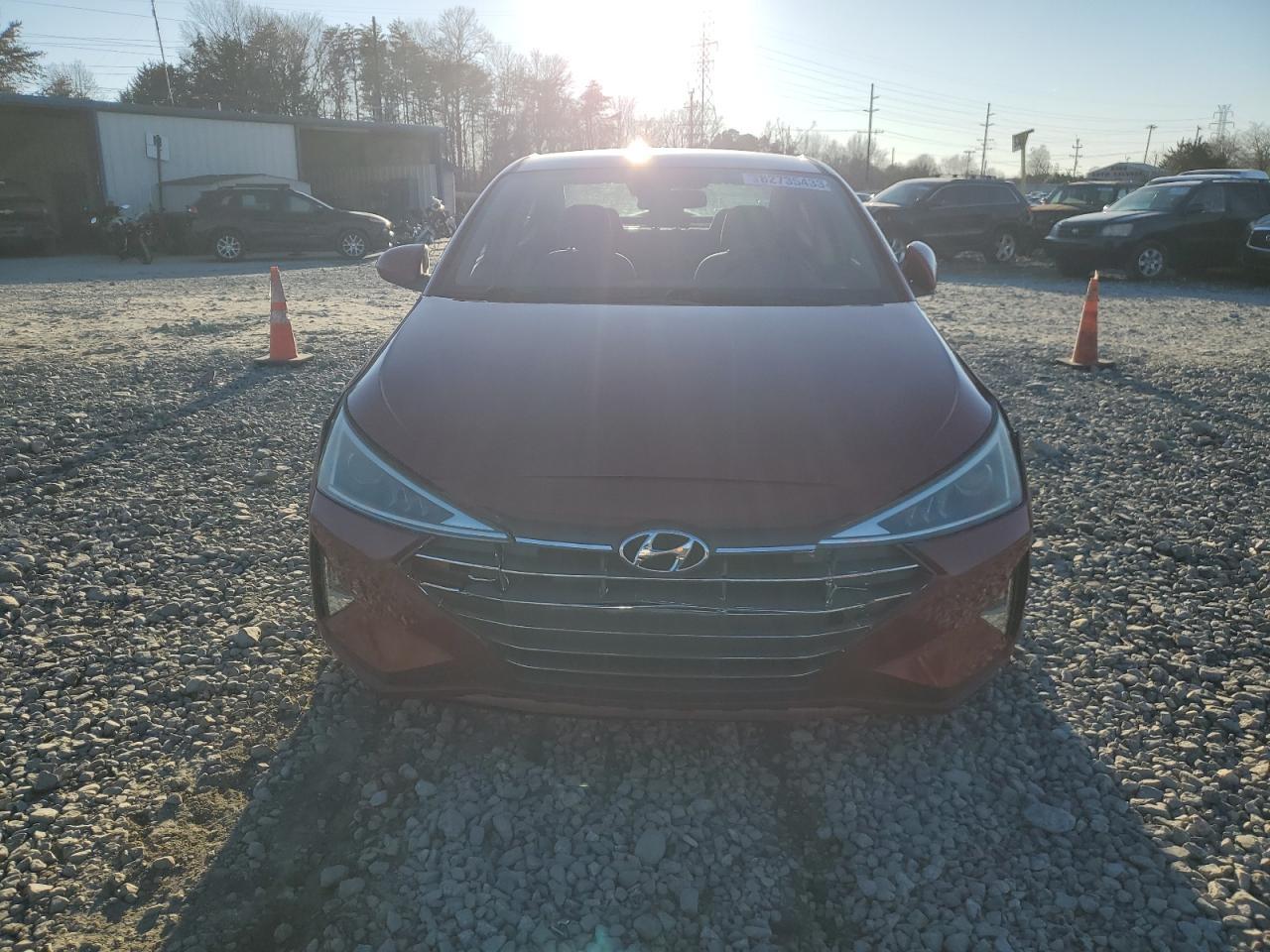 2019 HYUNDAI ELANTRA SE - Фото 5