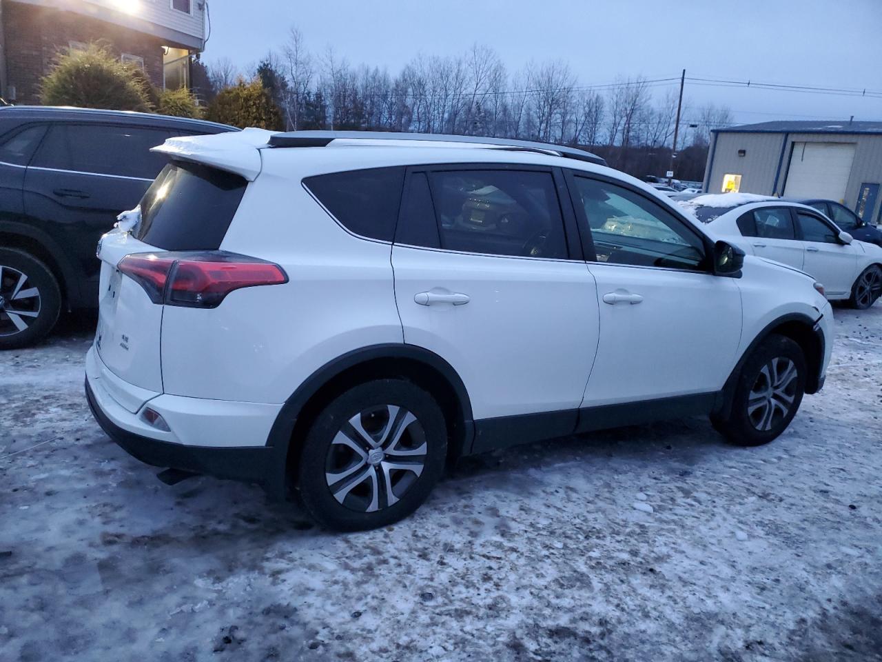 2017 TOYOTA RAV4 LE - Image 3