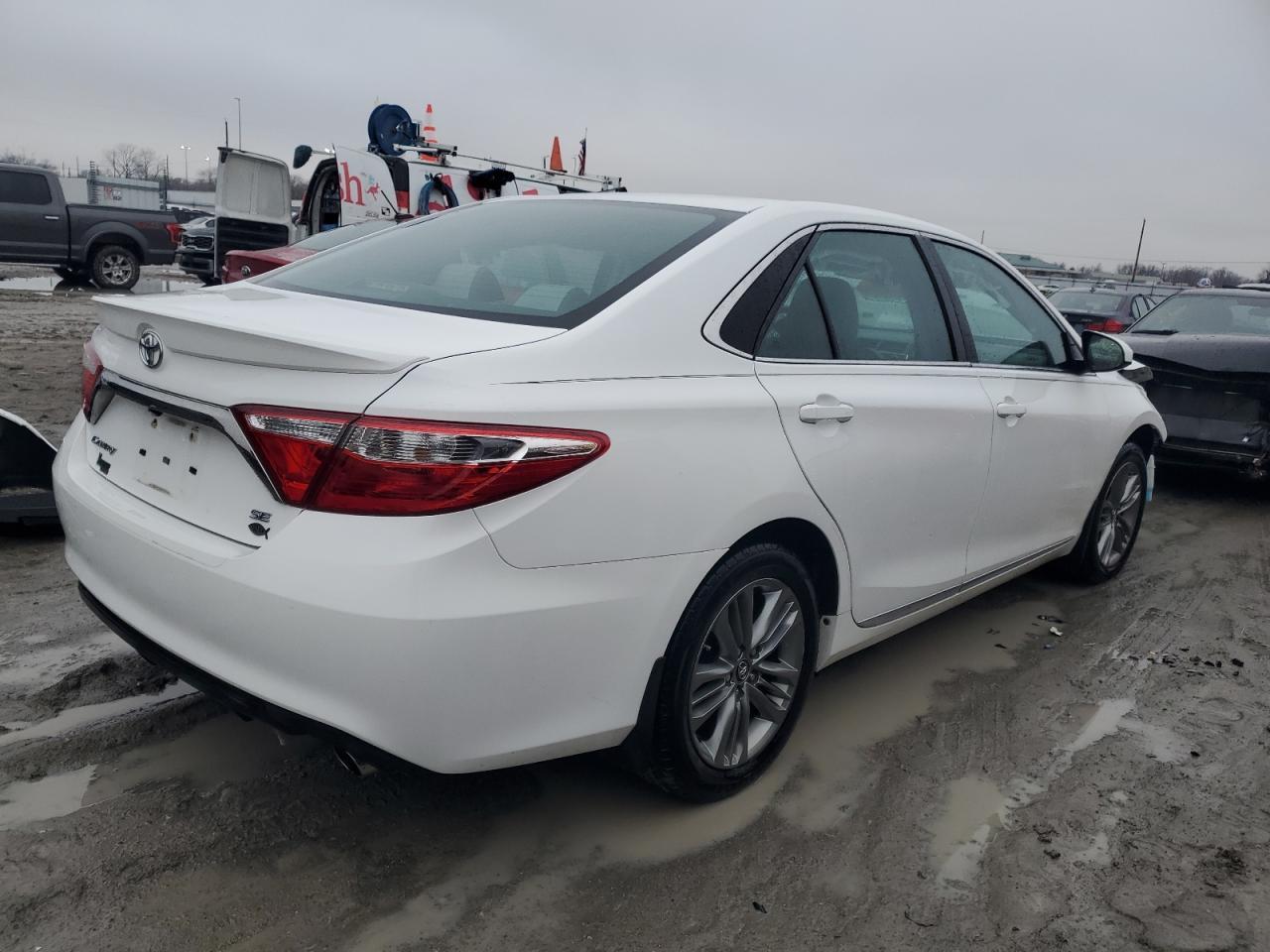 2016 TOYOTA CAMRY LE - Image 3