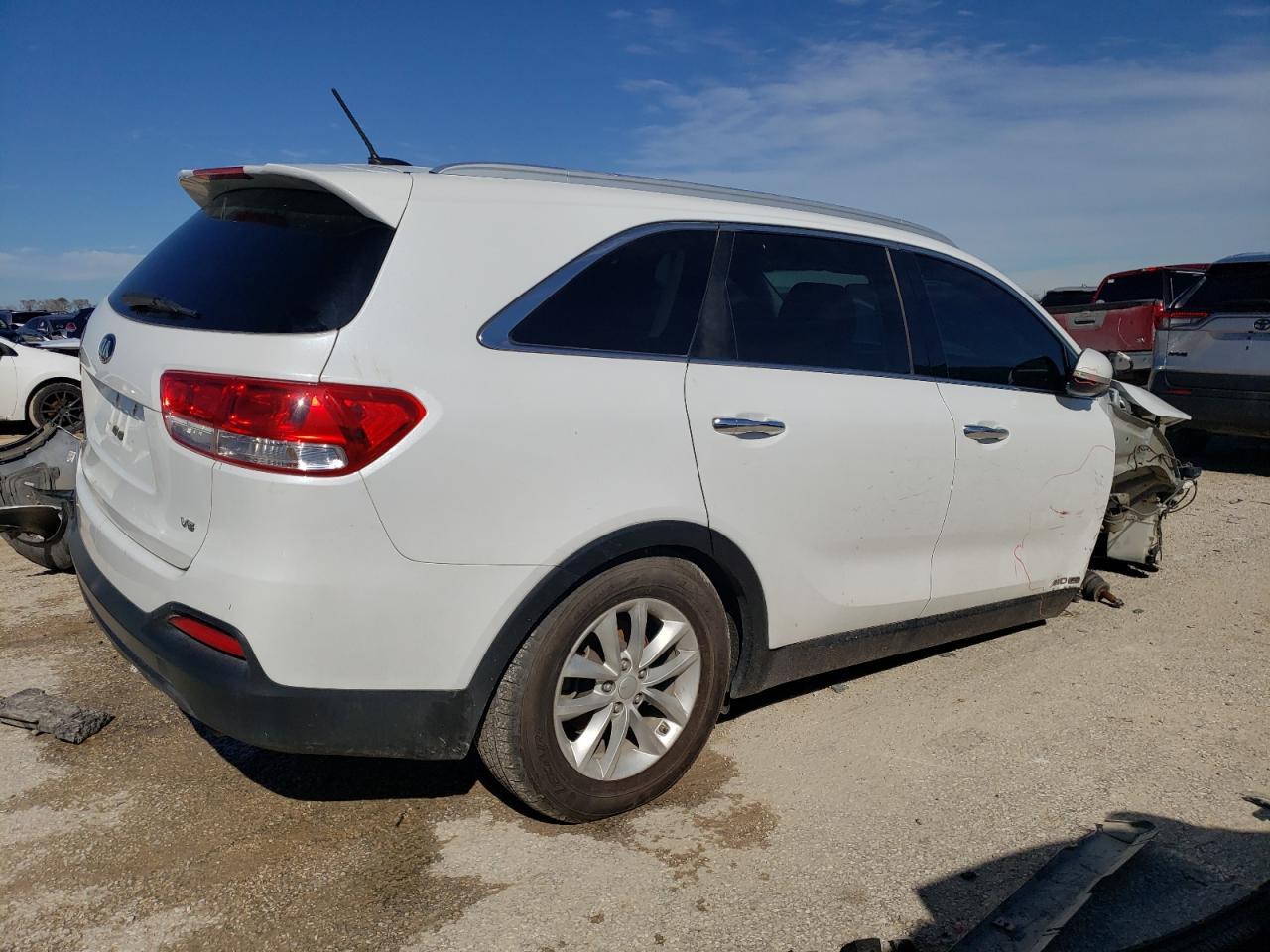 2016 KIA SORENTO LX - Image 3