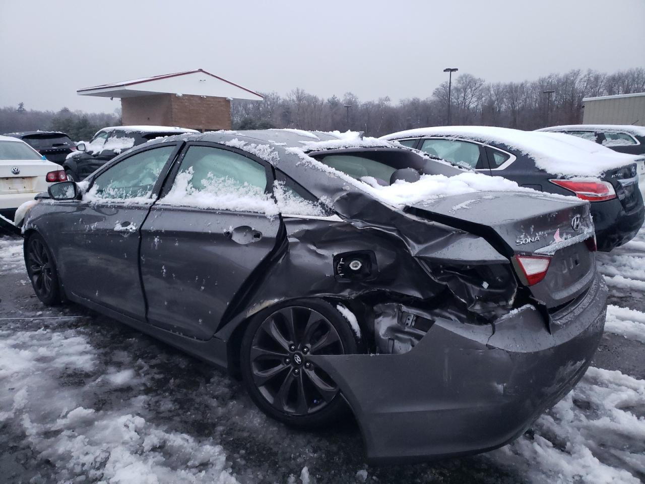 2011 HYUNDAI SONATA SE - Image 2
