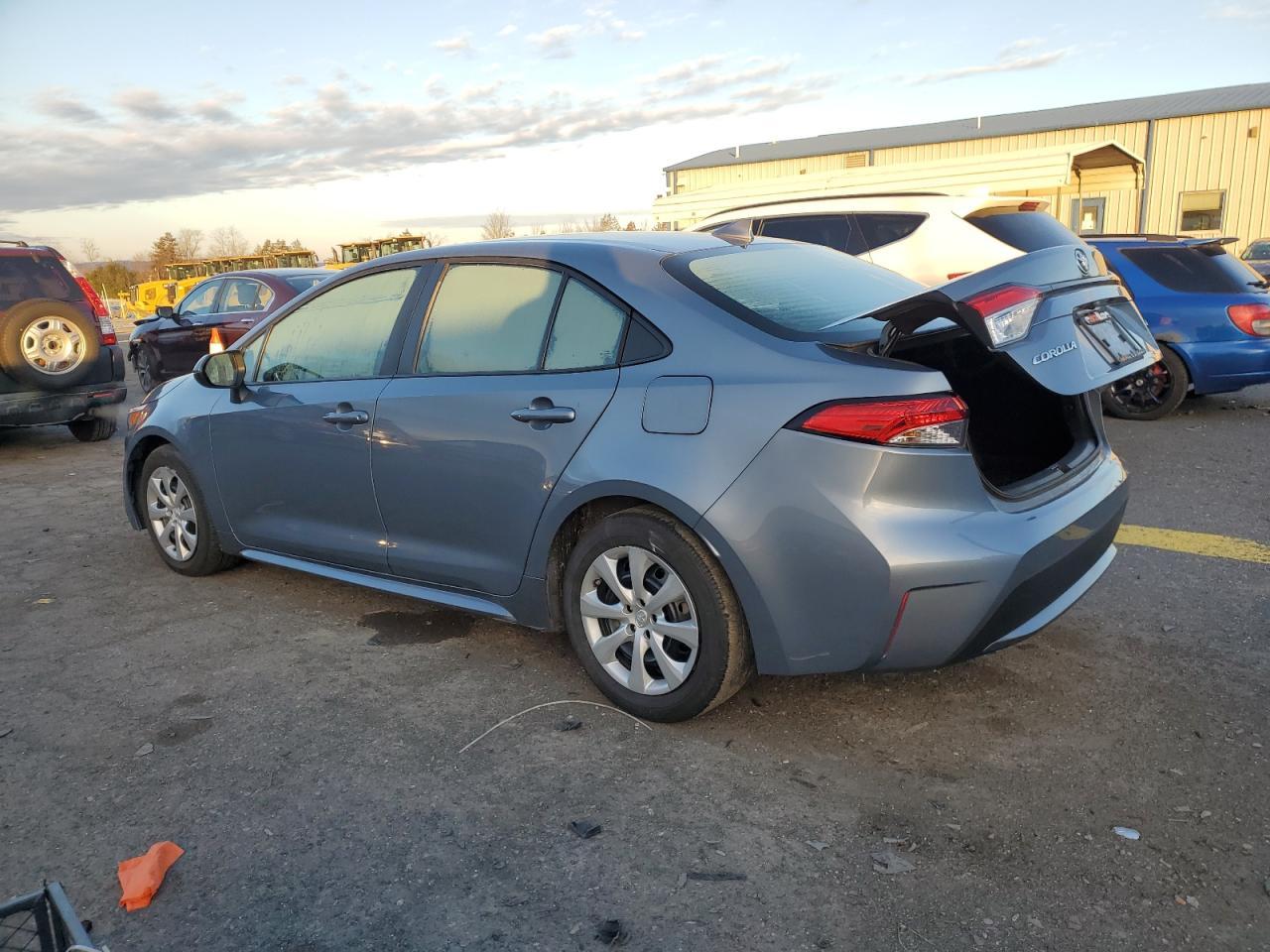2021 TOYOTA COROLLA LE - Фото 2