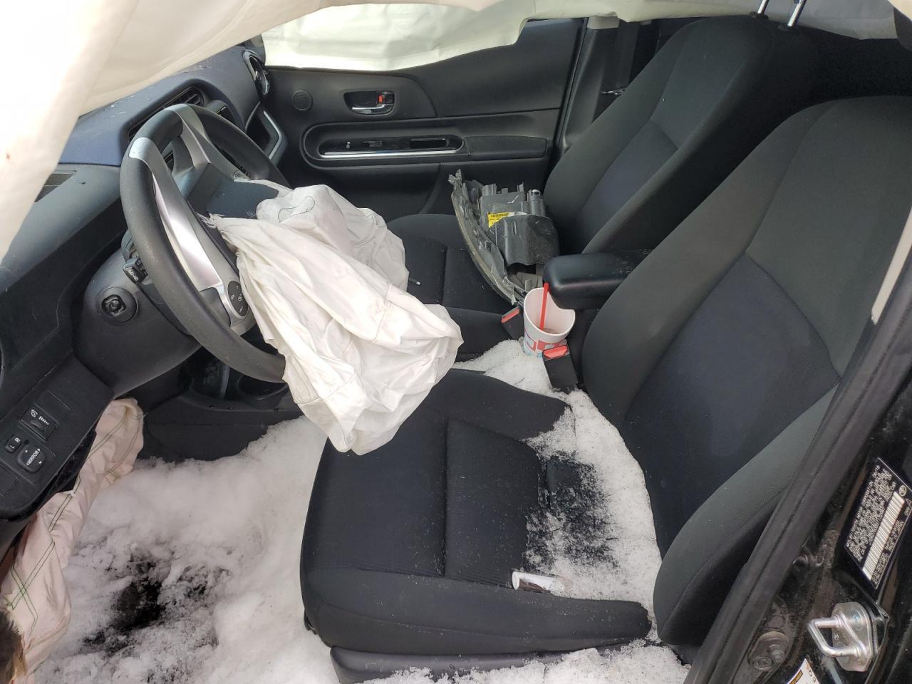 2016 TOYOTA PRIUS C - Фото 7
