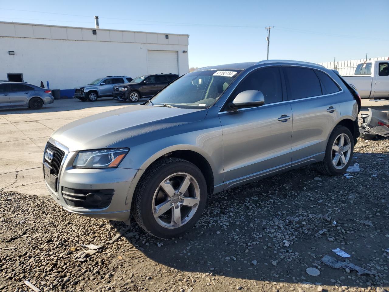 2010 AUDI Q5 PREMIUM car image