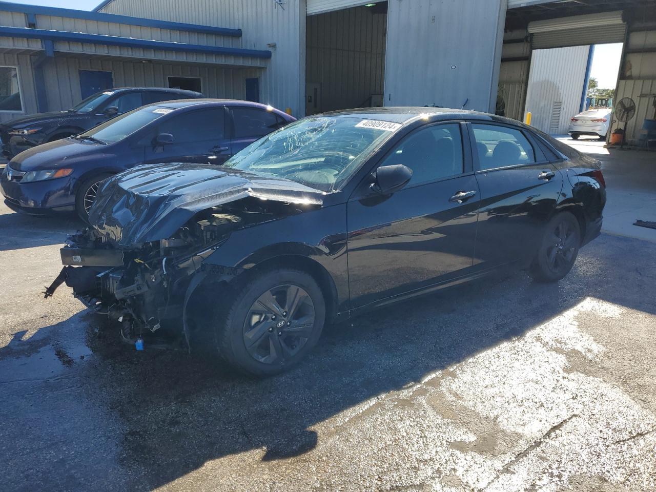 2023 HYUNDAI ELANTRA SE