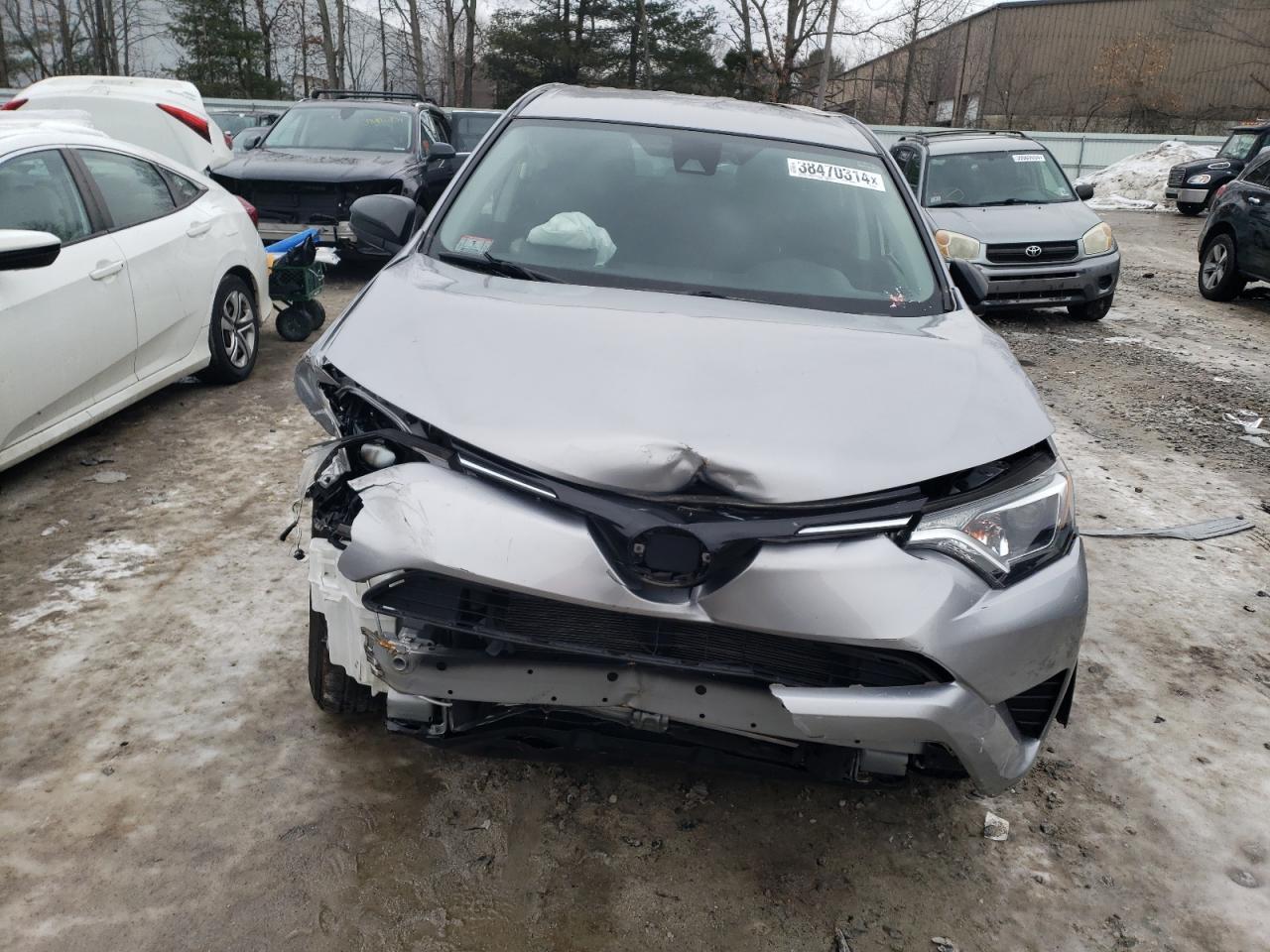 2018 TOYOTA RAV4 LE - Фото 5