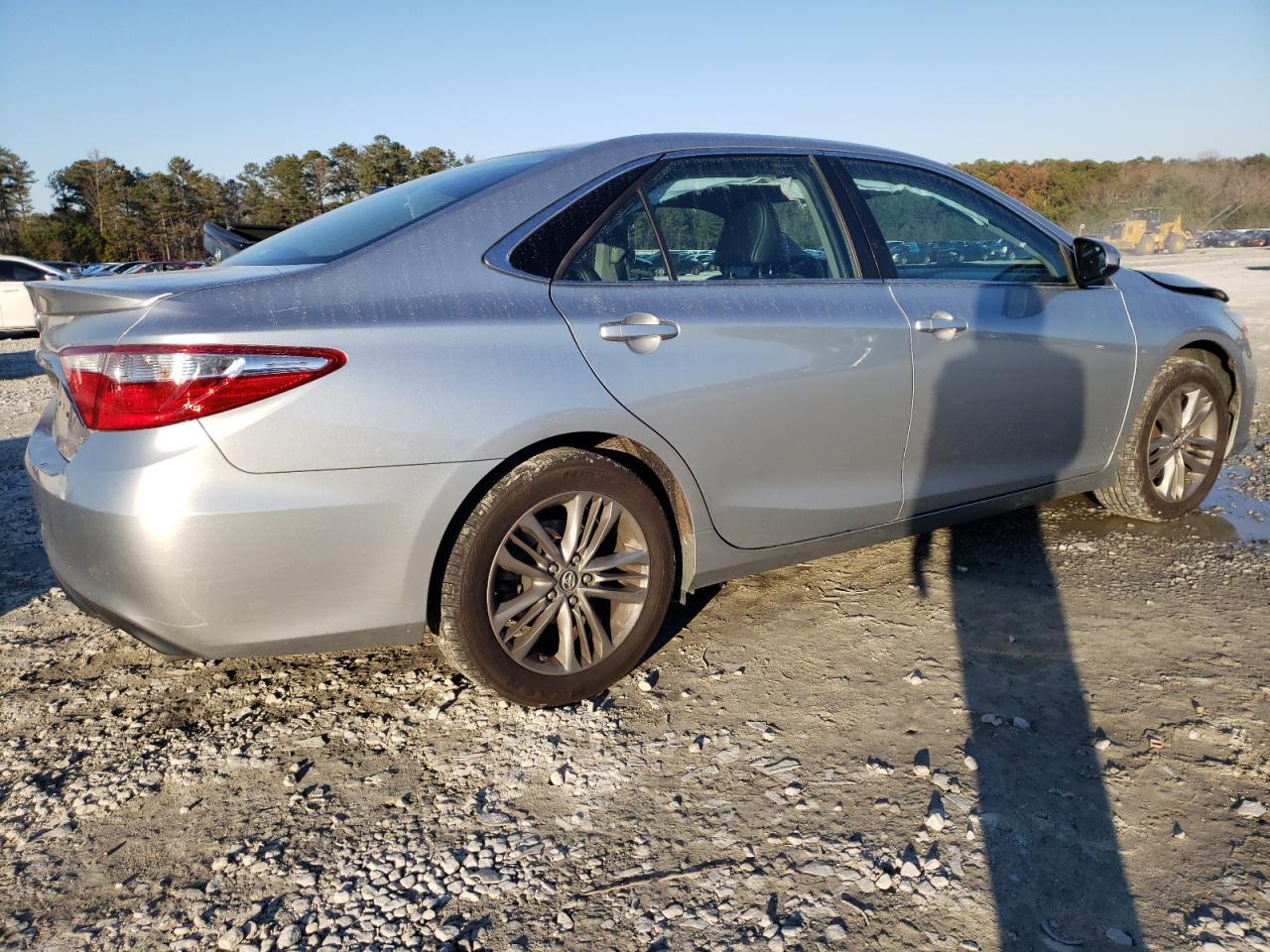 2016 TOYOTA CAMRY LE - Фото 3