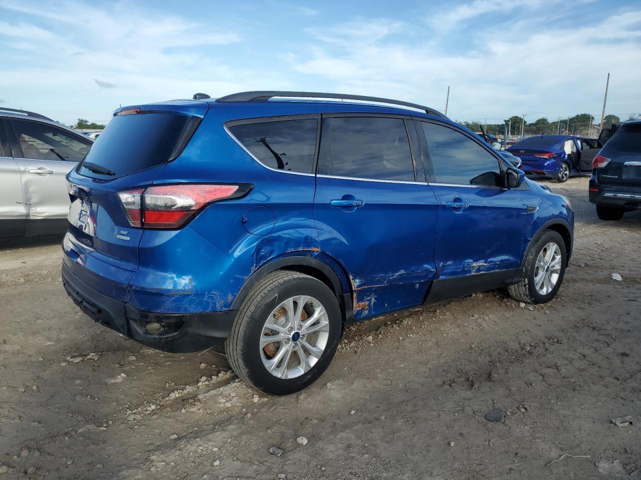 2017 FORD ESCAPE SE - Image 3