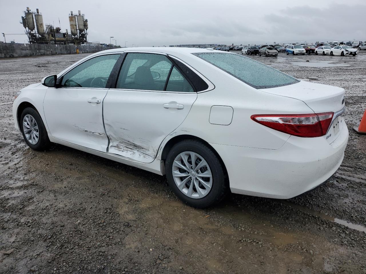 2017 TOYOTA CAMRY LE - Image 2