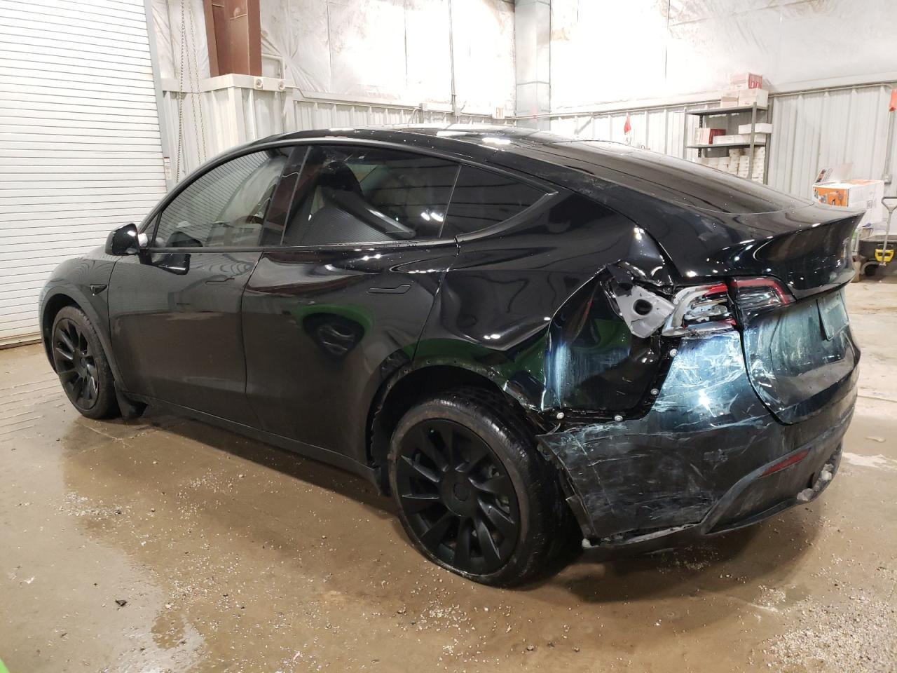 2023 TESLA MODEL Y - Image 2