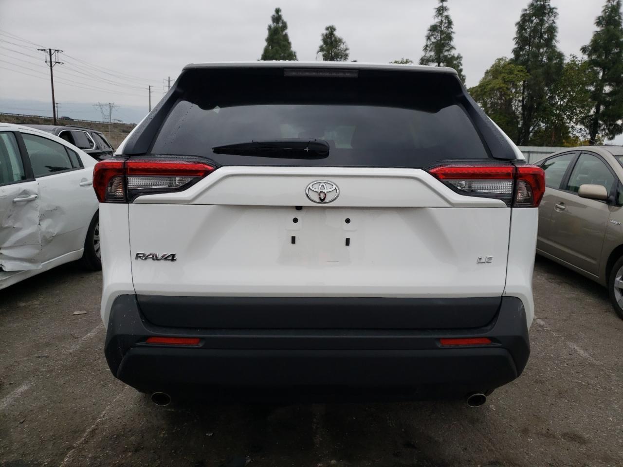 2023 TOYOTA RAV4 LE - Фото 6