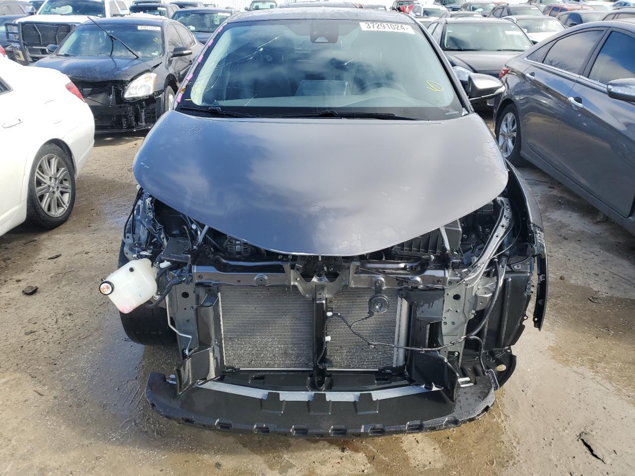 2021 TOYOTA C-HR XLE - Фото 5