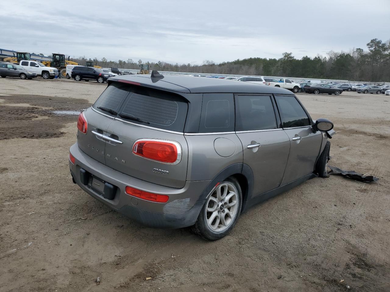 2017 MINI COOPER CLU - Image 3