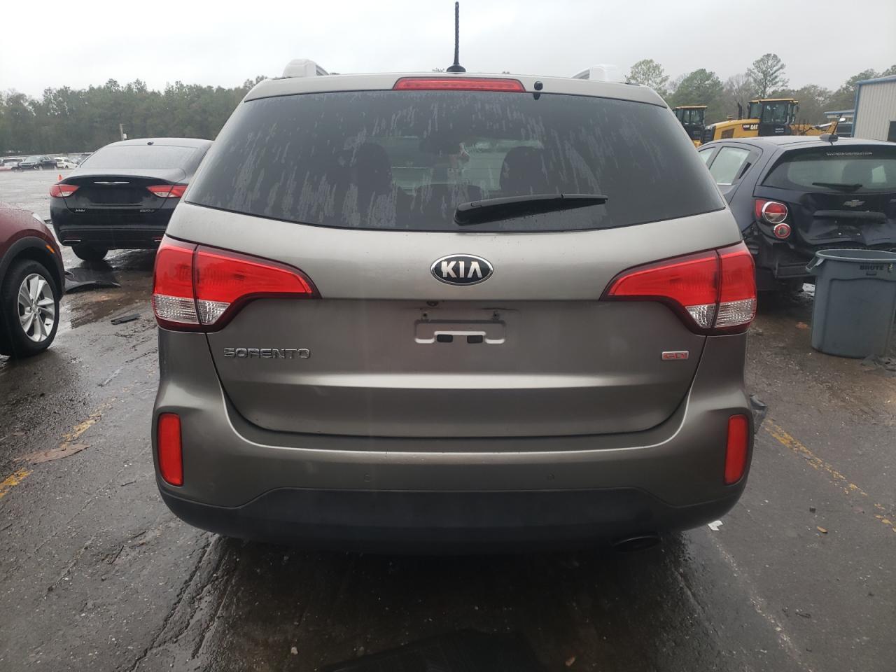 2015 KIA SORENTO LX - Image 6