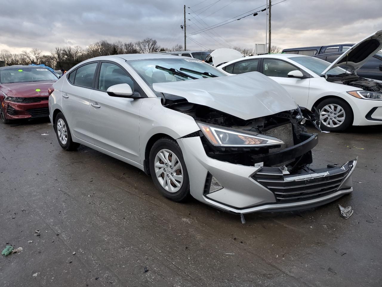 2019 HYUNDAI ELANTRA SE - Фото 4