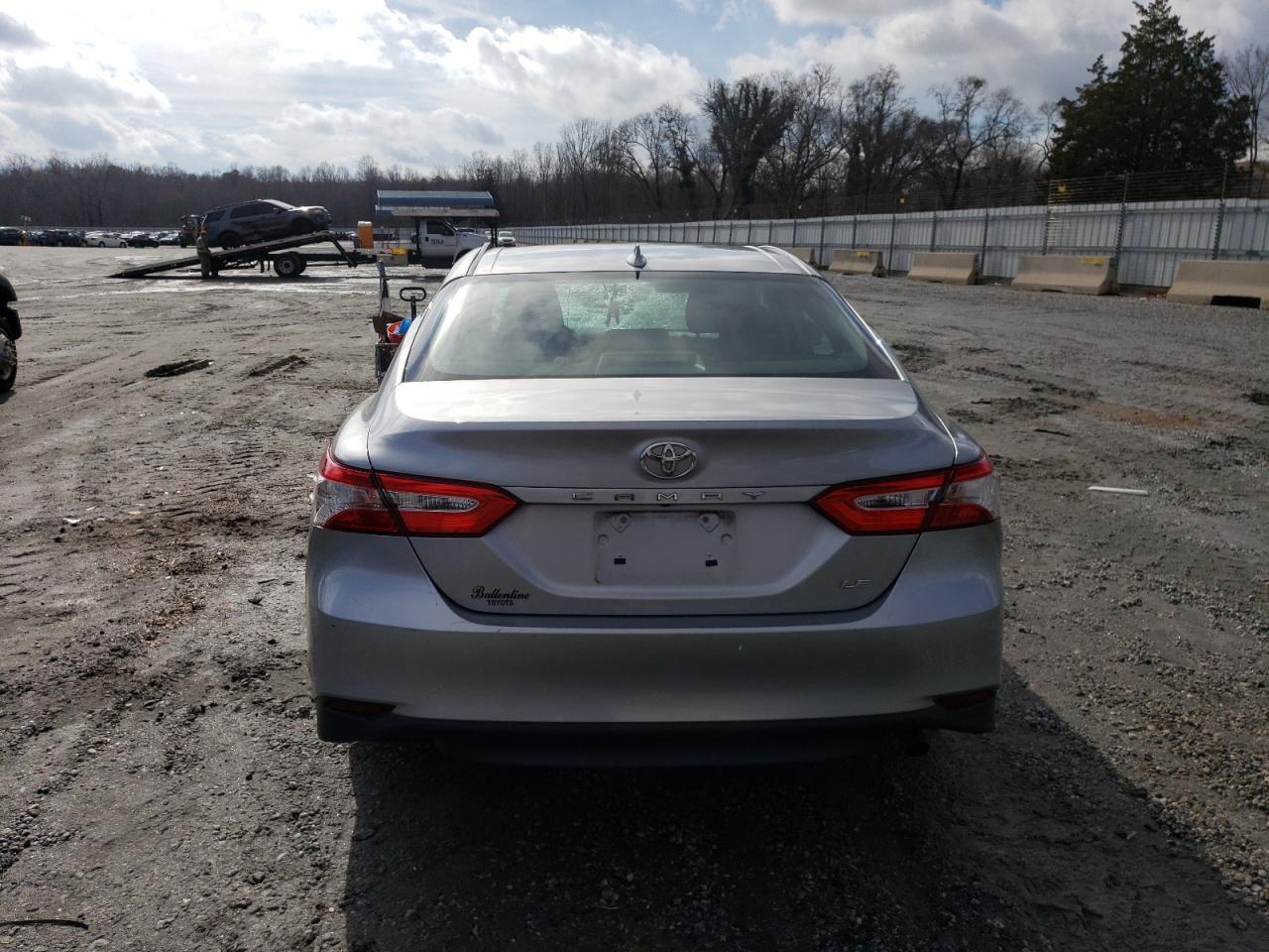 2020 TOYOTA CAMRY LE - Фото 6