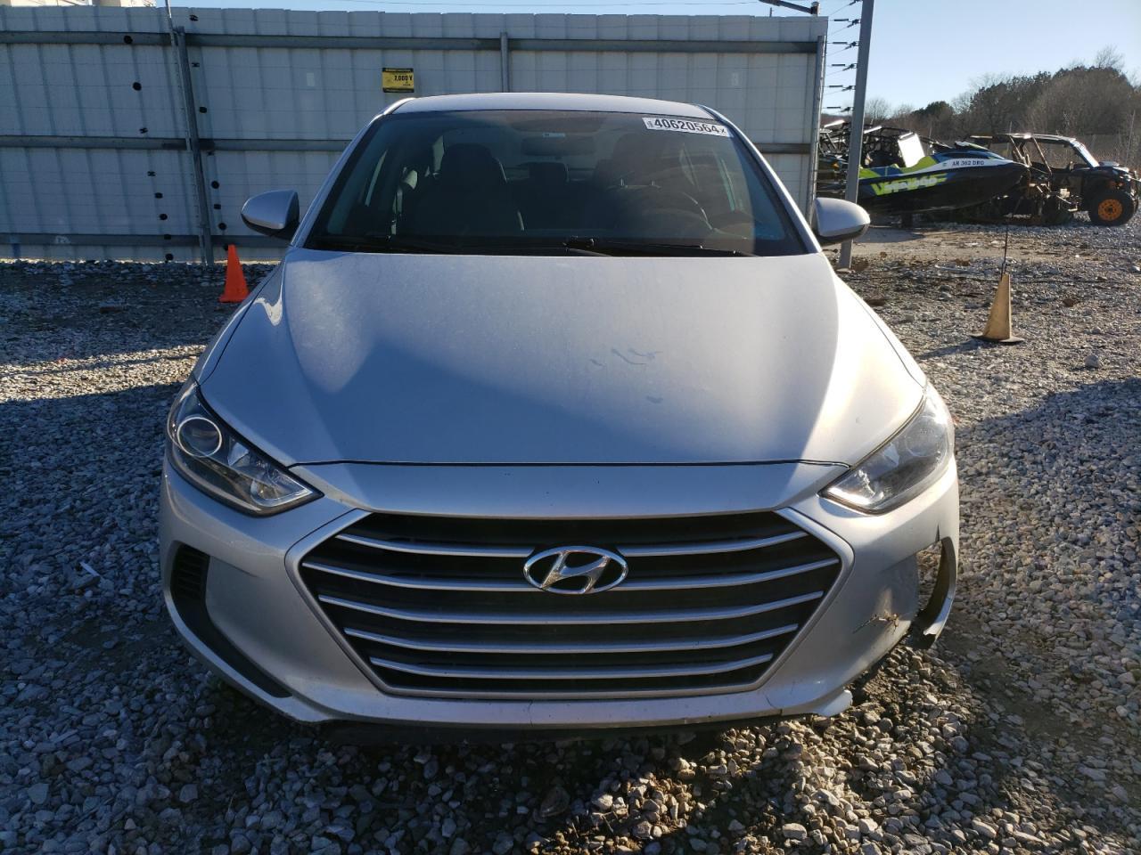 2018 HYUNDAI ELANTRA SE - Image 5