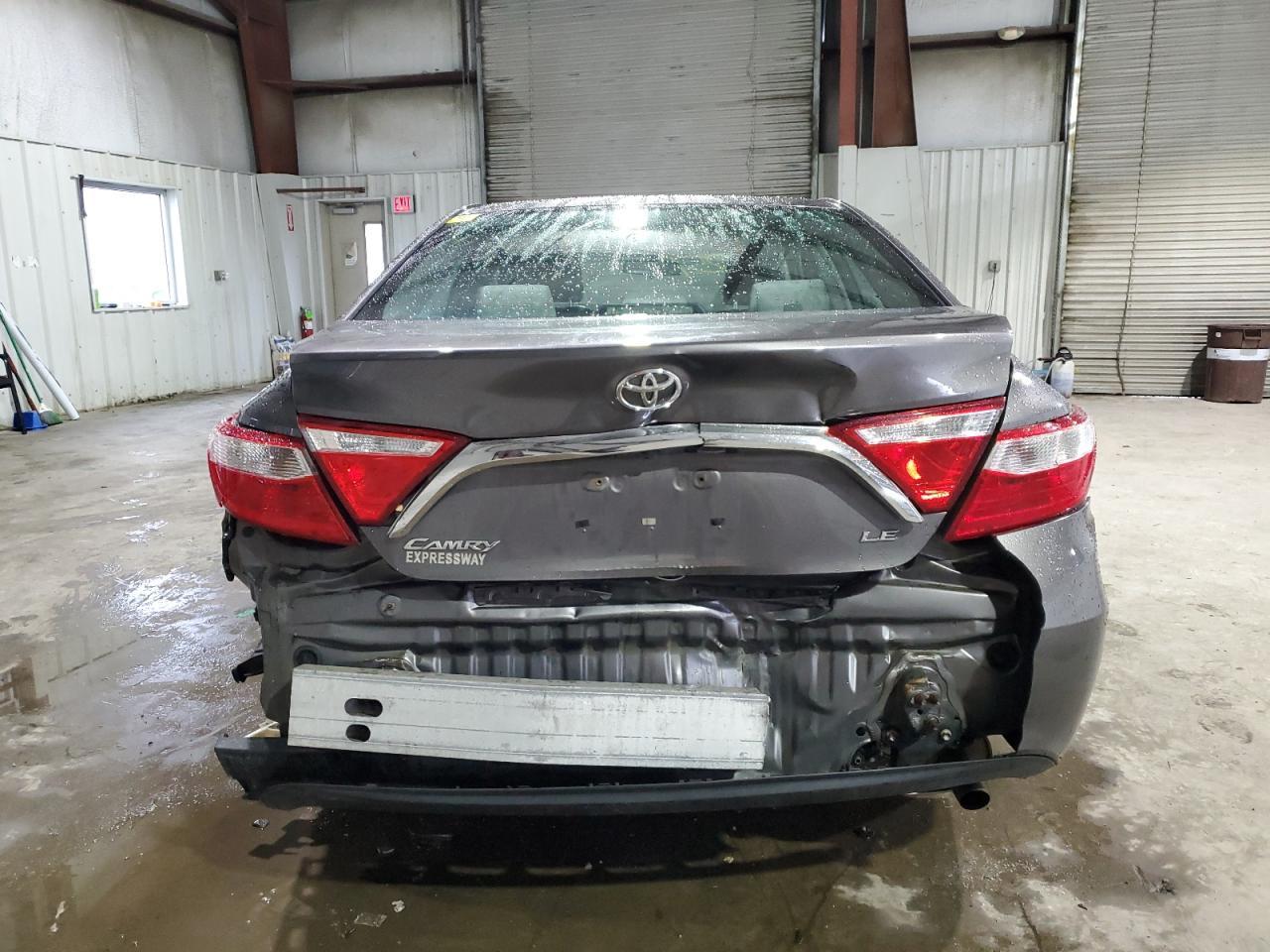 2016 TOYOTA CAMRY LE - Фото 6