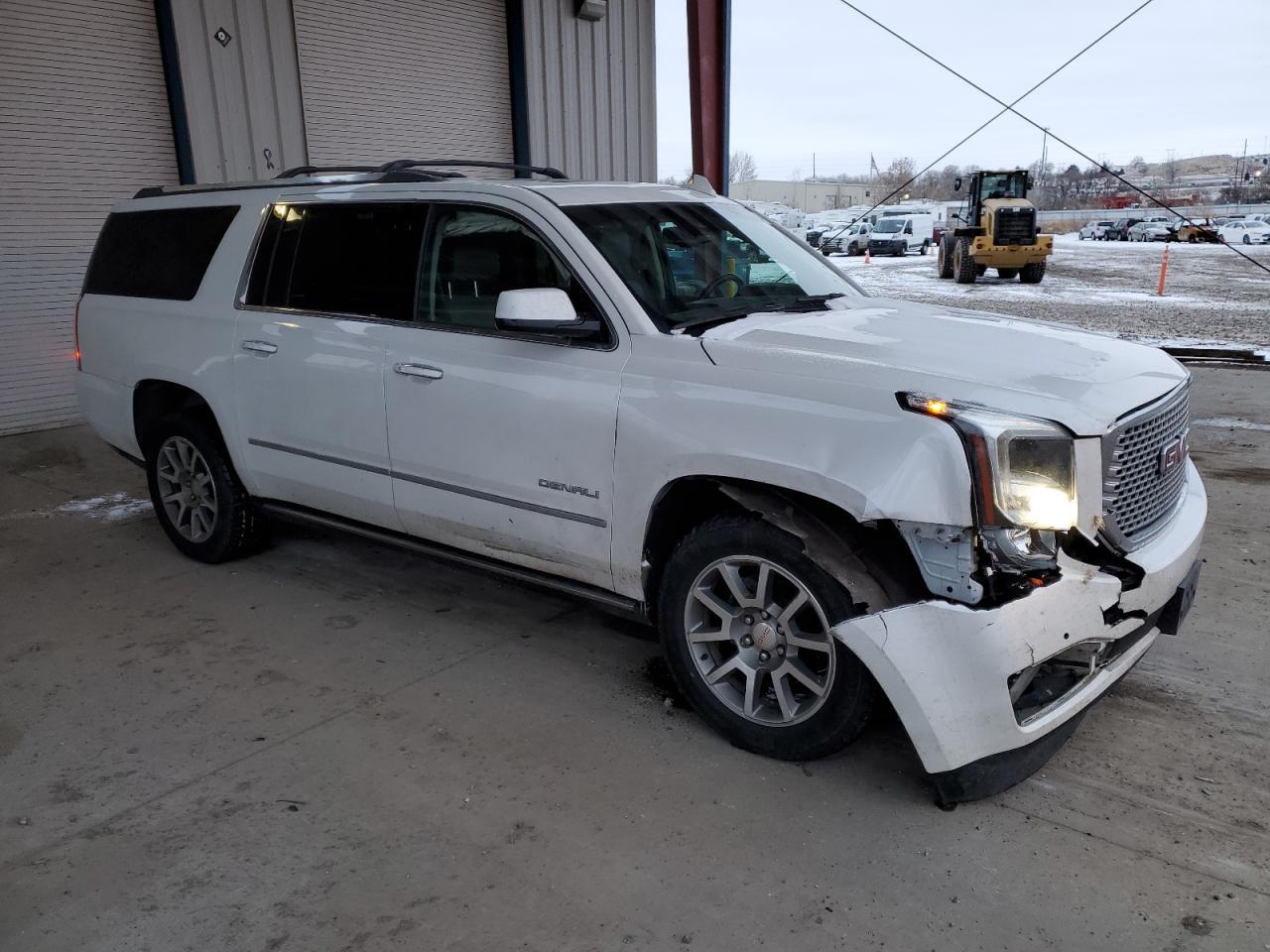 2016 GMC YUKON XL D - Фото 4