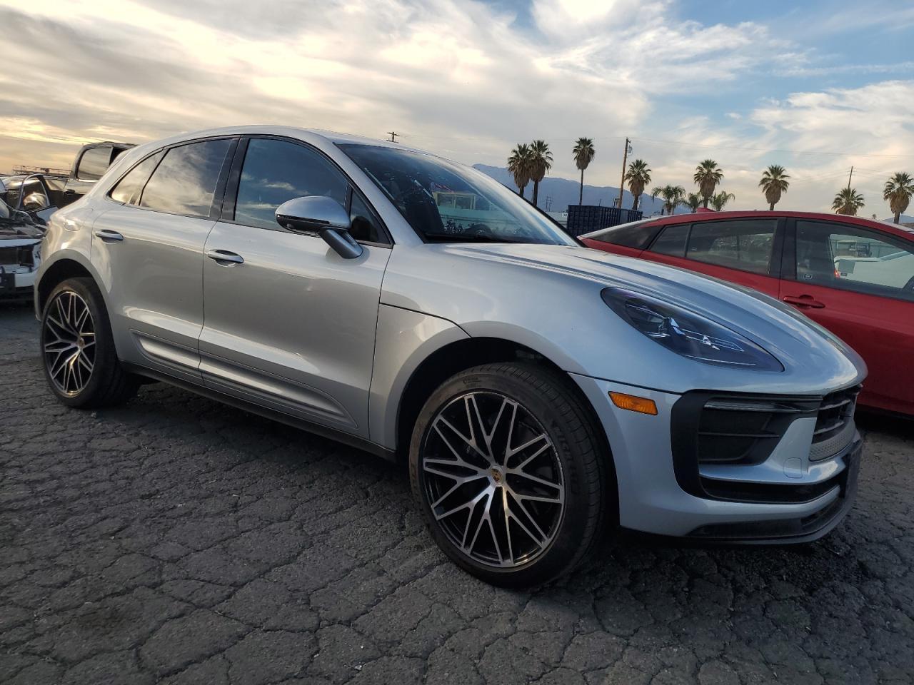 2023 PORSCHE MACAN BASE - Image 4