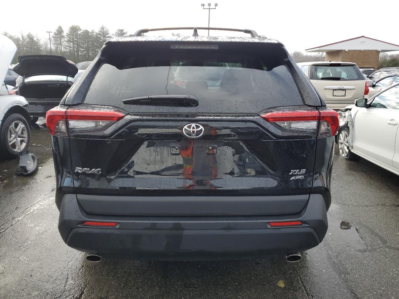 2022 TOYOTA RAV4 XLE - Image 6