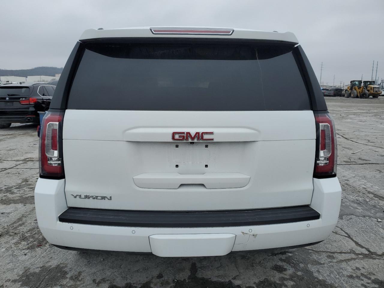 2016 GMC YUKON SLE - Фото 6