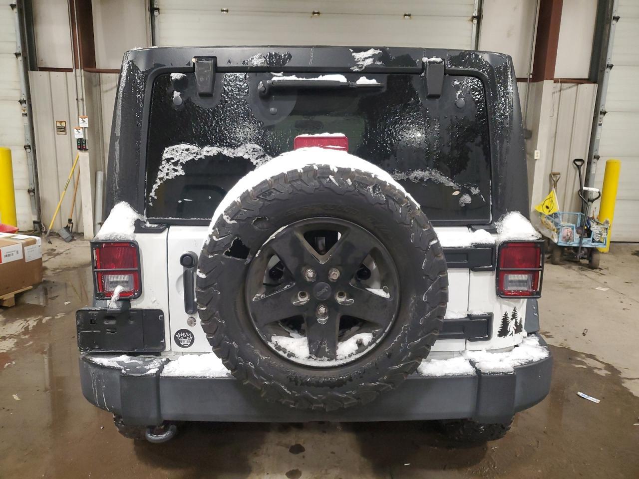 2017 JEEP WRANGLER U - Фото 6