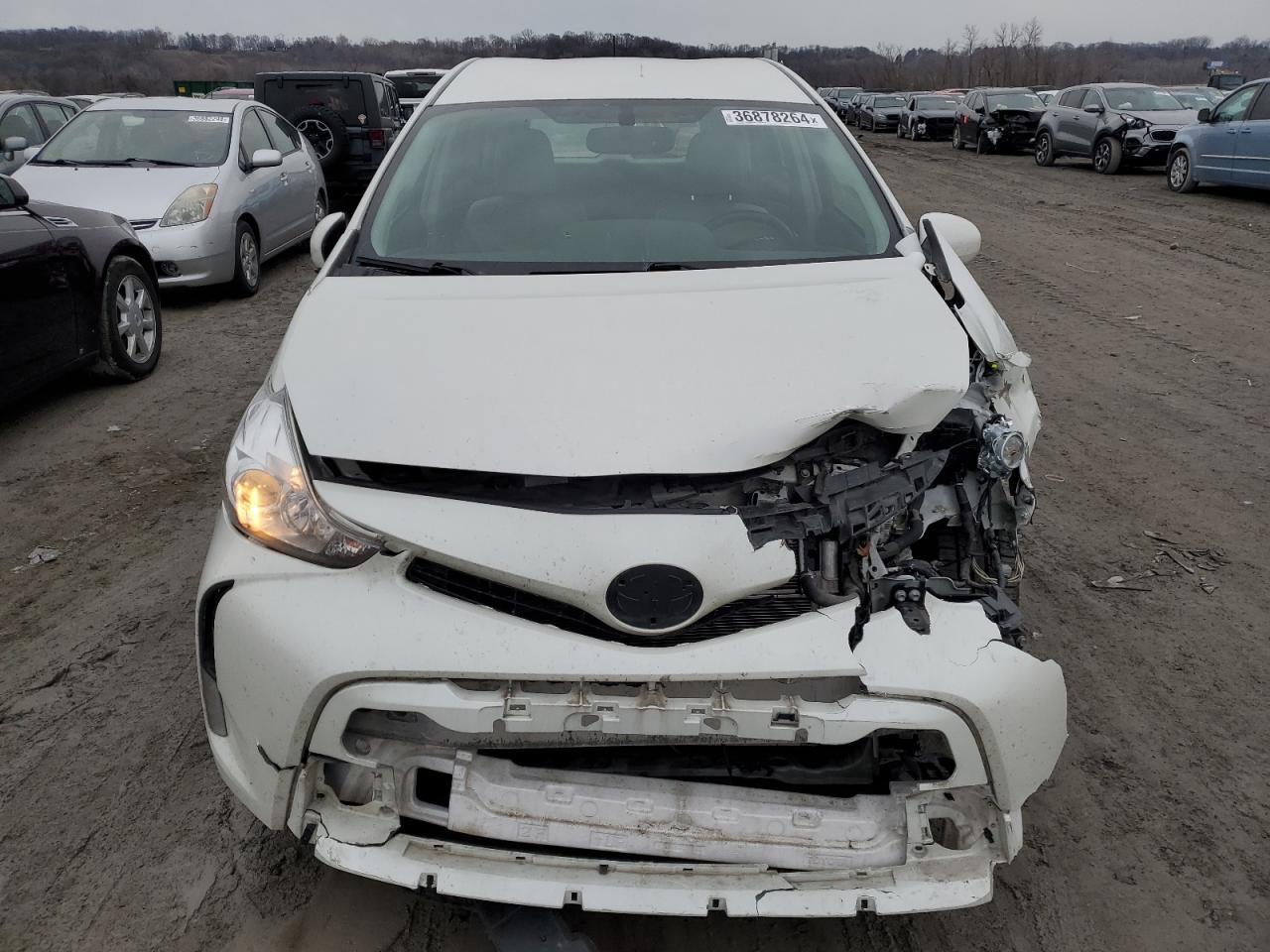2017 TOYOTA PRIUS V - Фото 5