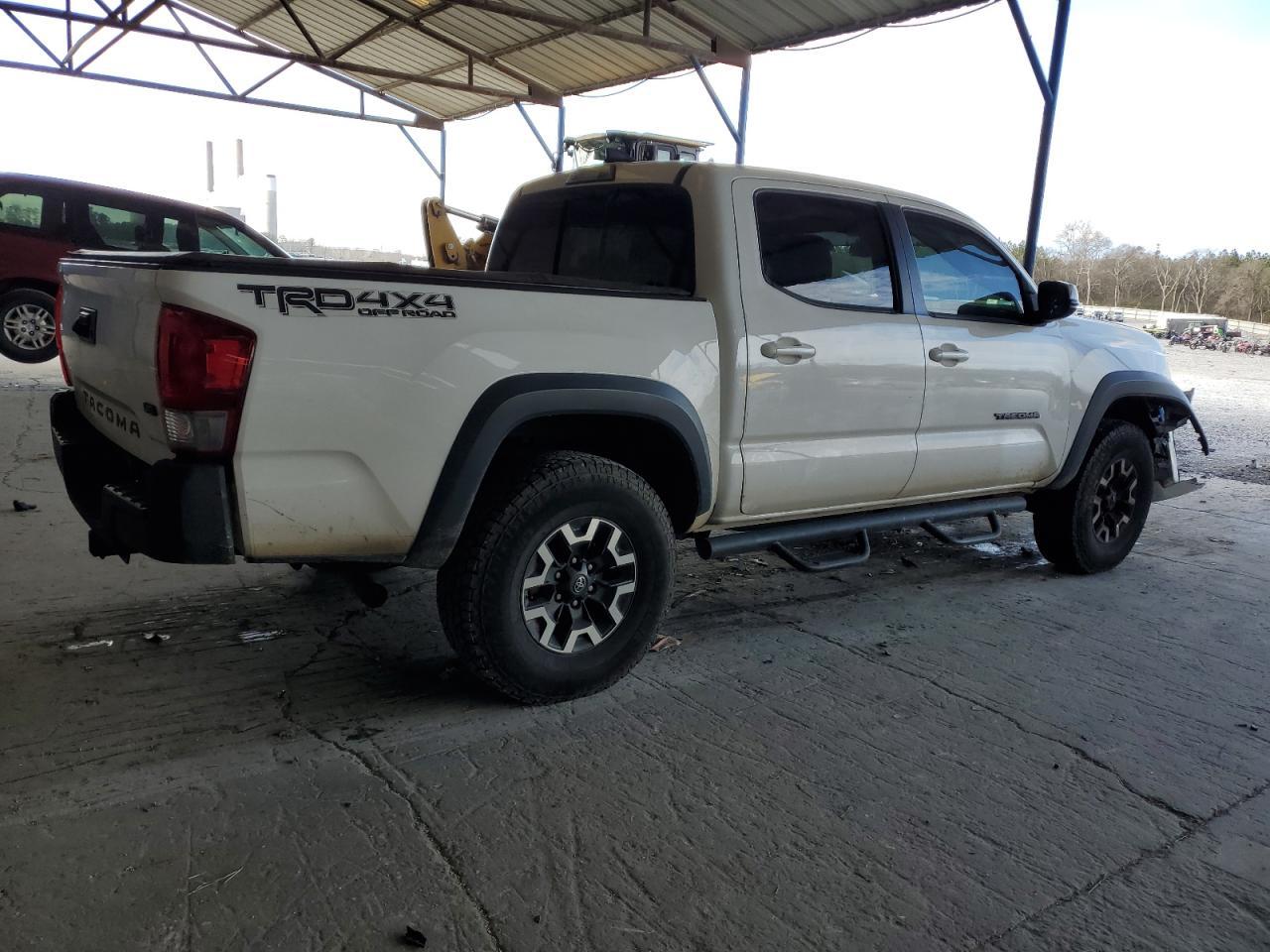2017 TOYOTA TACOMA DOU - Фото 3