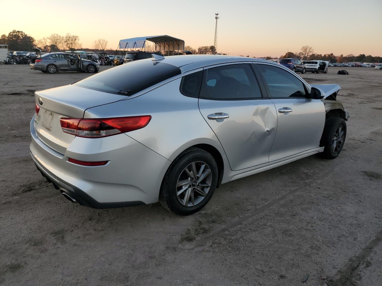 2019 KIA OPTIMA LX - Фото 3
