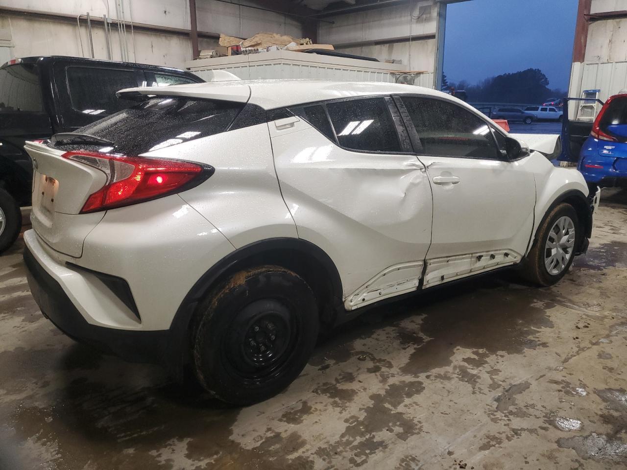 2019 TOYOTA C-HR XLE - Image 3