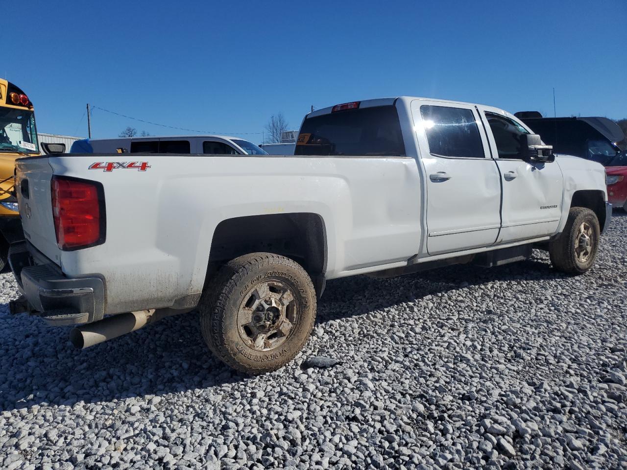 2016 CHEVROLET SILVERADO - Image 3