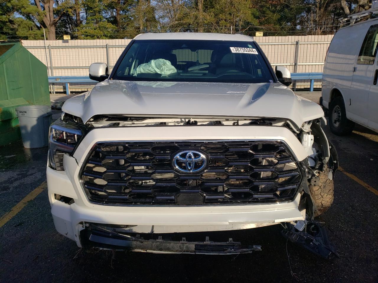 2023 TOYOTA SEQUOIA SR - Фото 5