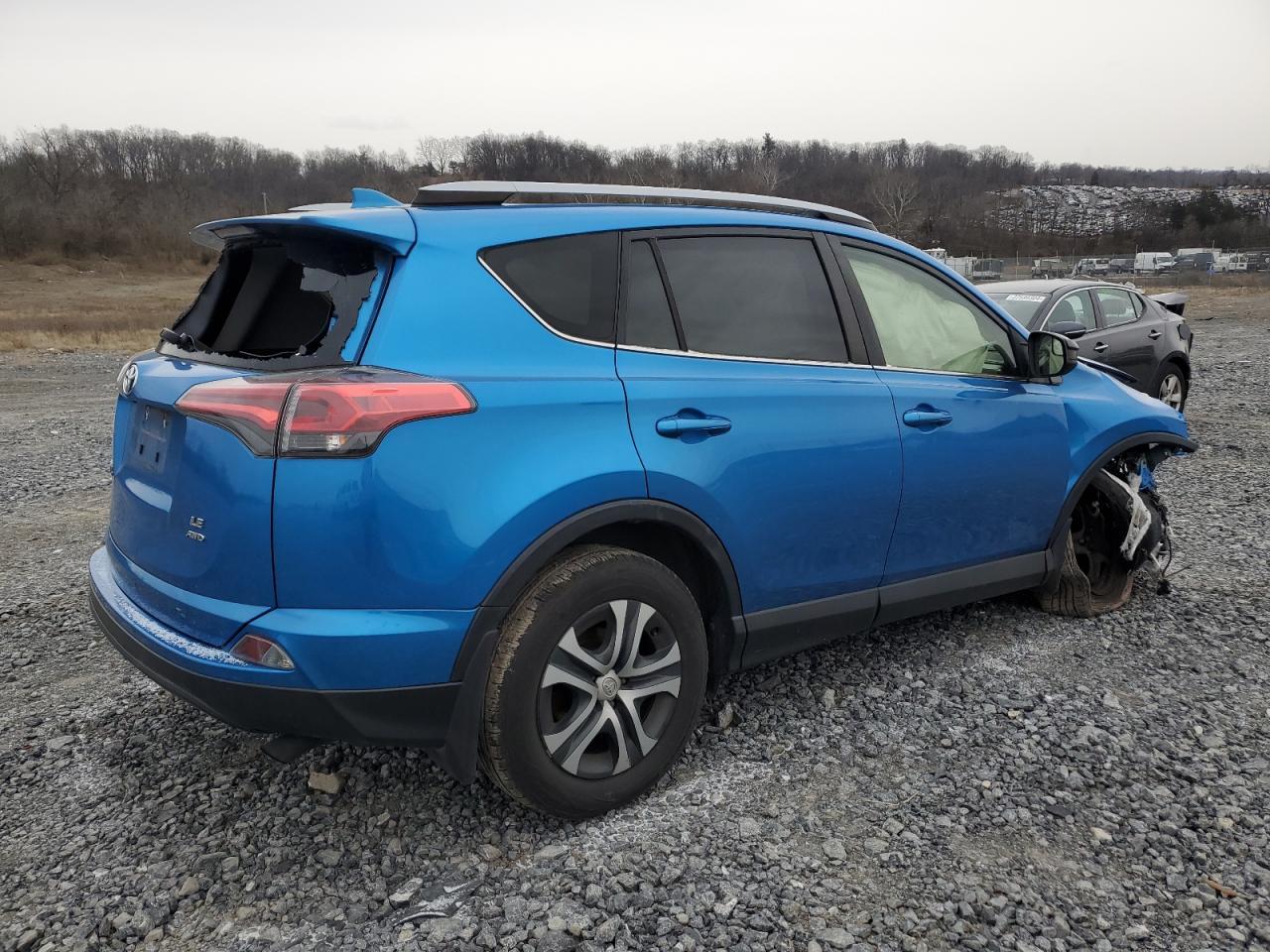 2018 TOYOTA RAV4 LE - Image 3