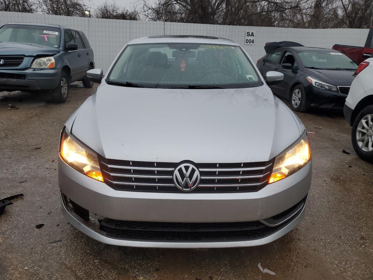 2013 VOLKSWAGEN PASSAT SE - Image 5
