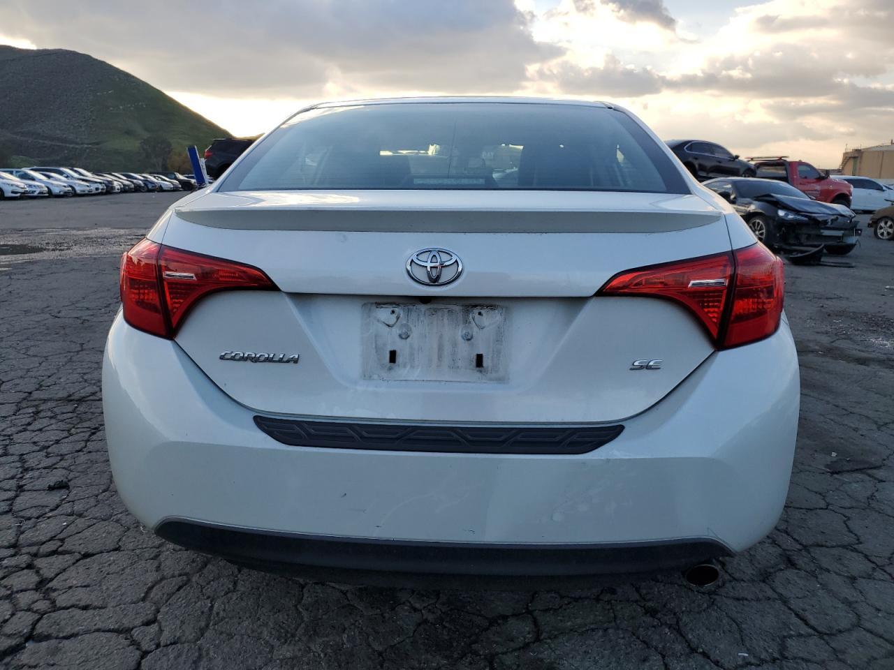 2018 TOYOTA COROLLA L - Image 6