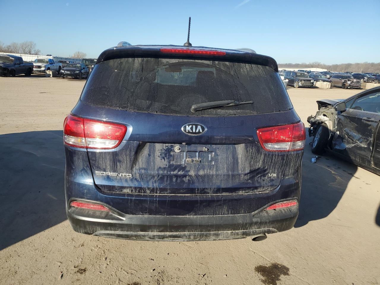 2016 KIA SORENTO LX - Image 6