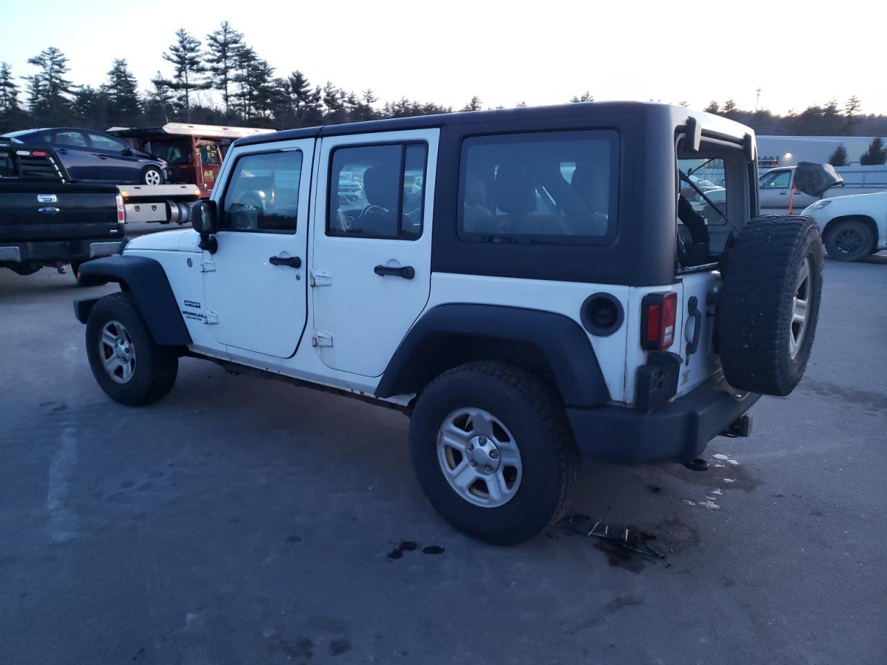 2015 JEEP WRANGLER U - Image 2