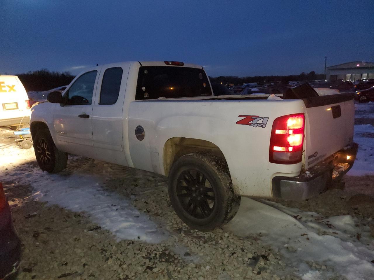 2011 GMC SIERRA K15 - Фото 2