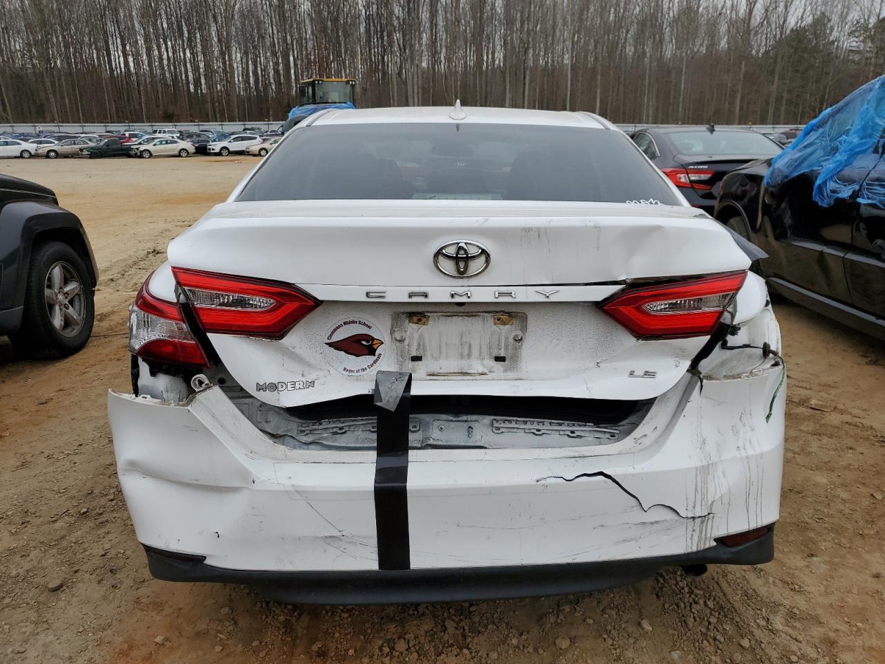 2020 TOYOTA CAMRY LE - Фото 6