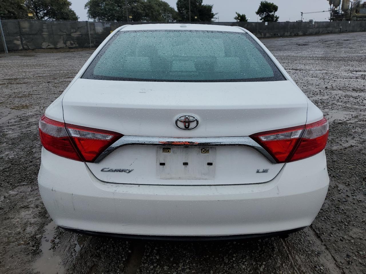 2017 TOYOTA CAMRY LE - Image 6