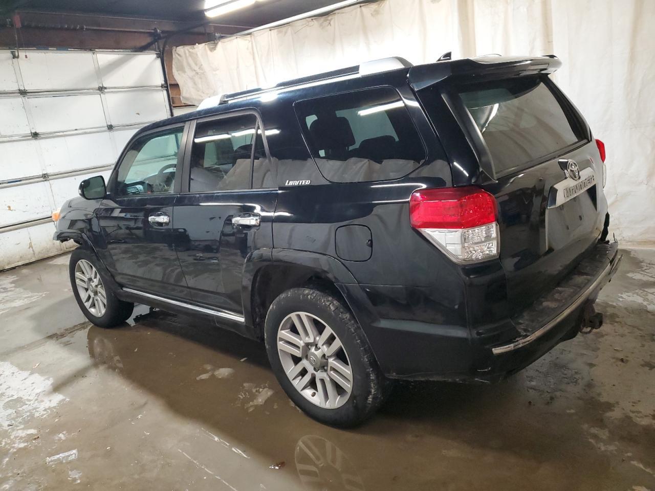 2011 TOYOTA 4RUNNER SR - Image 2