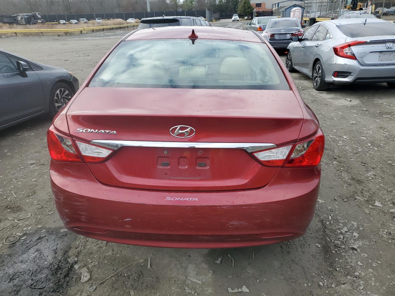 2013 HYUNDAI SONATA GLS - Image 6