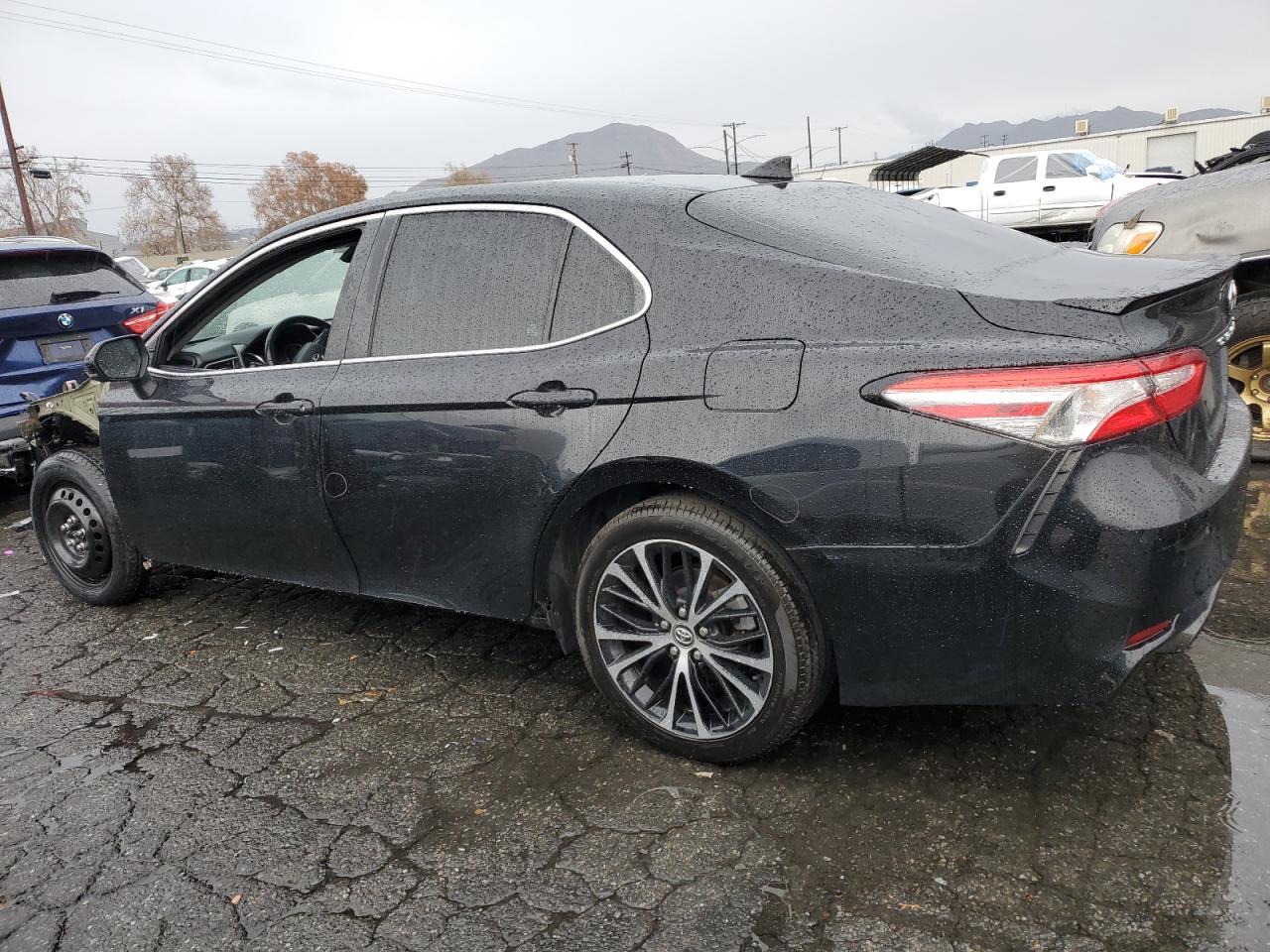 2020 TOYOTA CAMRY SE - Image 2