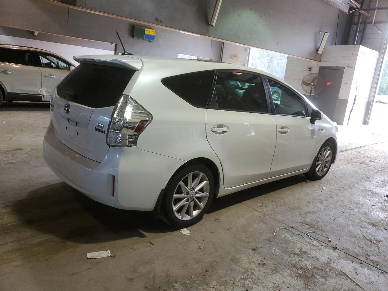 2013 TOYOTA PRIUS V - Image 3