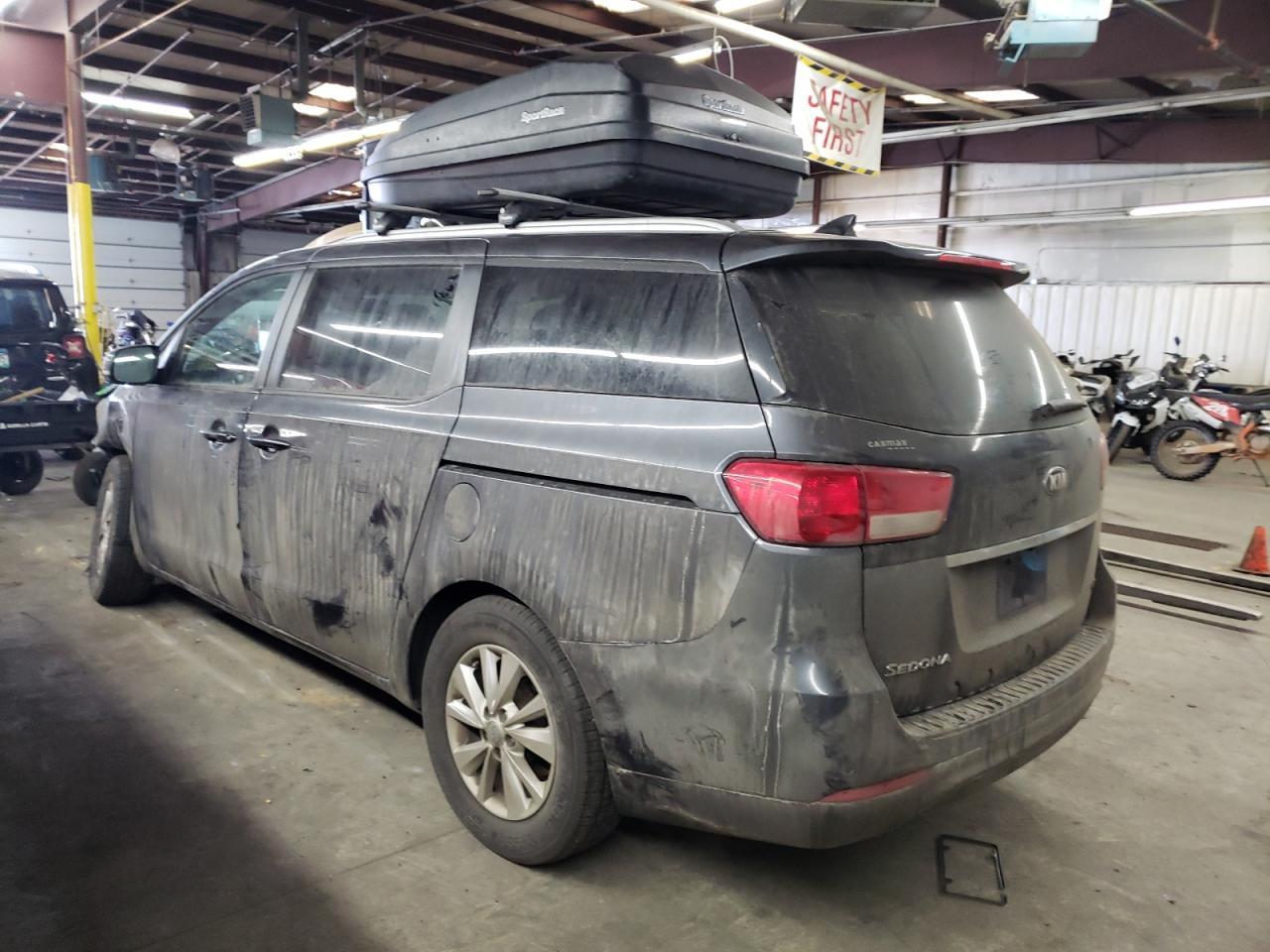 2017 KIA SEDONA LX - Image 2