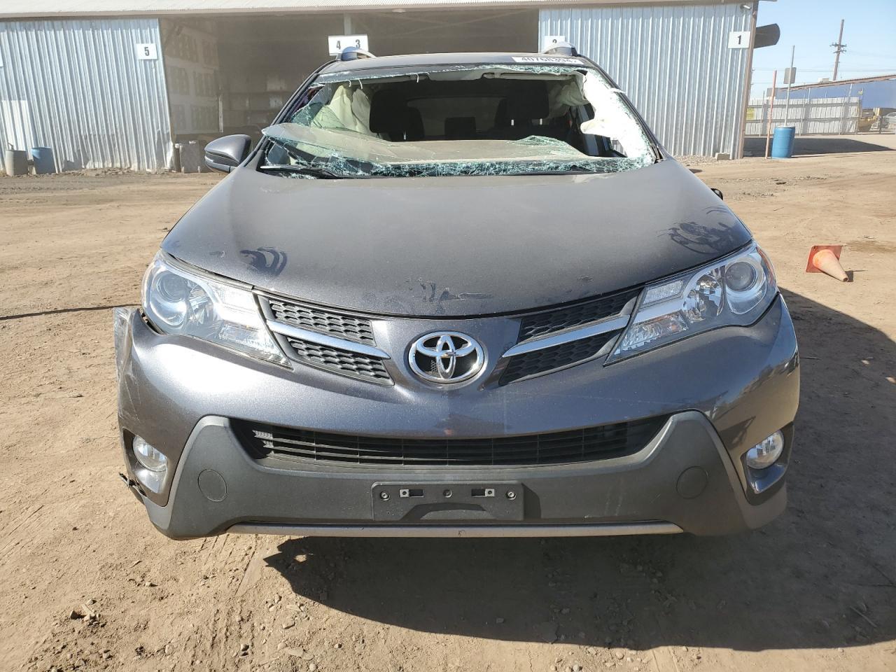 2015 TOYOTA RAV4 XLE - Image 5