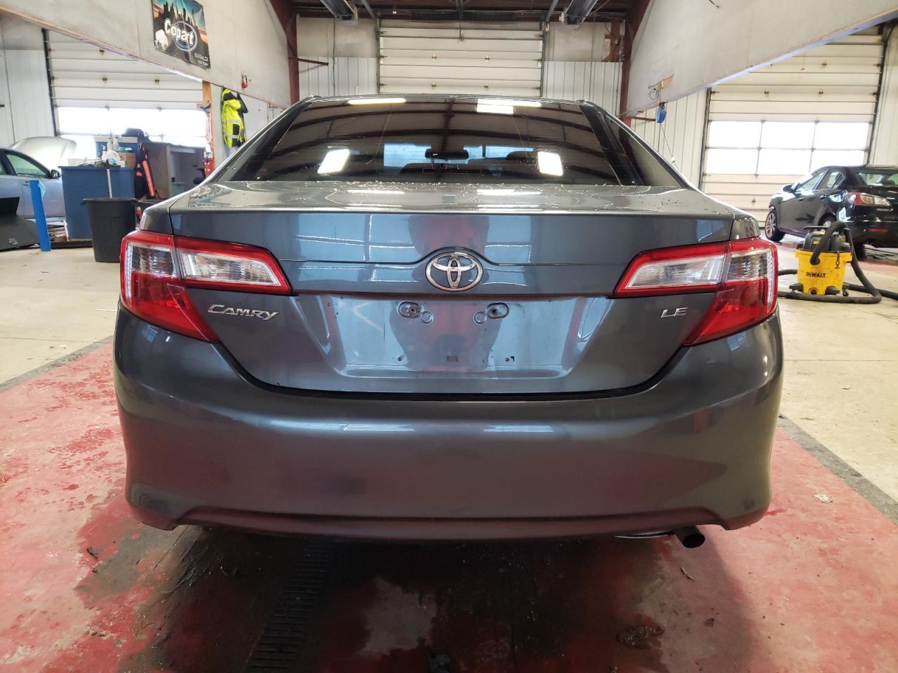 2014 TOYOTA CAMRY L - Фото 6