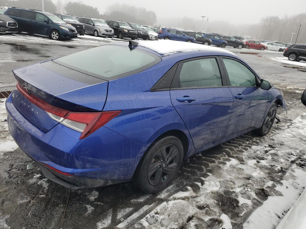 2023 HYUNDAI ELANTRA SE - Image 3